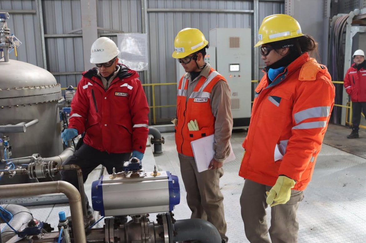 Un grupo de estudiantes de la localidad catamarqueña de Fiambalá que cursan la carrera terciaria de Procesos Mineros pudieron iniciar sus prácticas en el proyecto de litio 3Q, de Zijin- Liex.