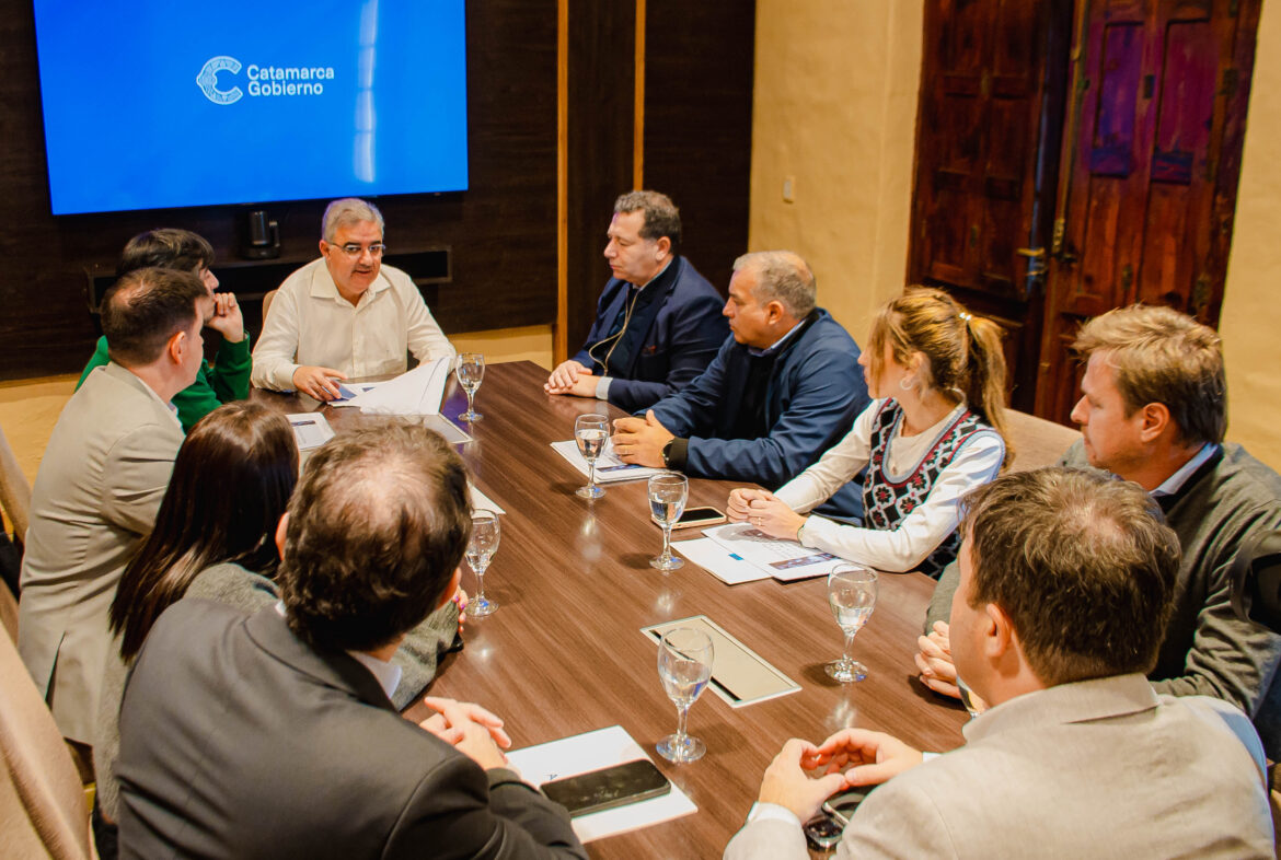 El Gobernador recibió a la Asociación de Industriales Metalúrgicos de Argentina (1) Desembarcó Adimra en Catamarca