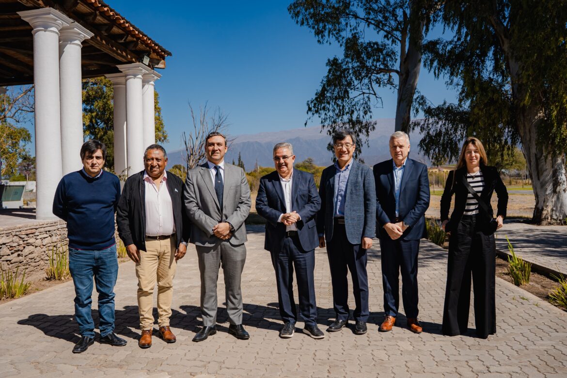 Mineras con el gobernador